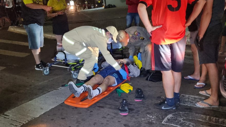 Motociclista fica ferido em acidente de trânsito na Rua Jacarezinho