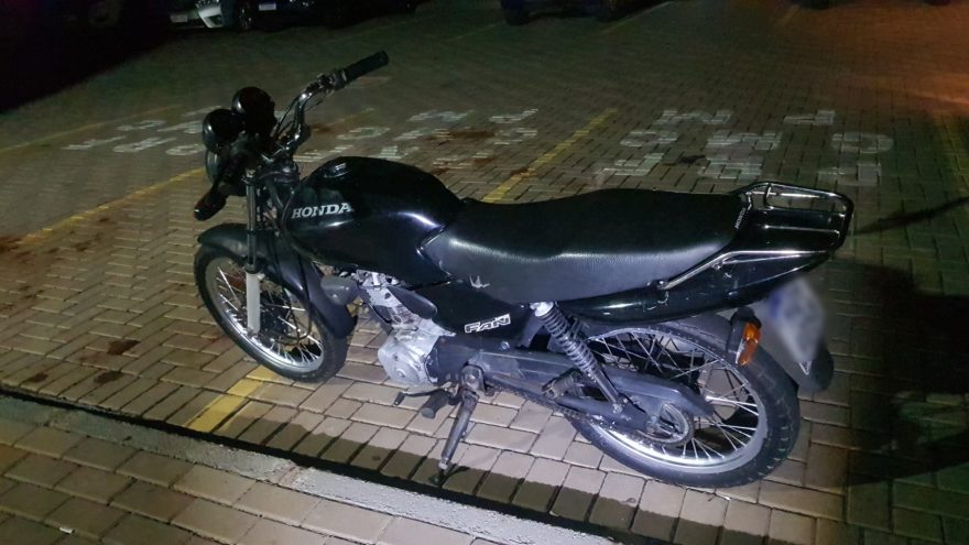 Motocicleta adulterada é apreendida no Bairro Santo Onofre