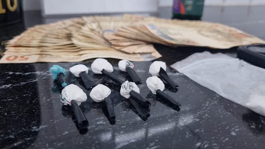 Jovem é preso por tráfico de drogas em ação da Romu no Santa Felicidade