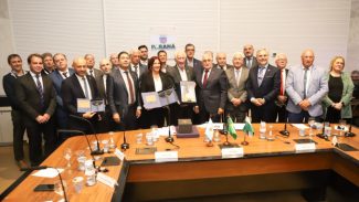 Piana apresenta avanços econômicos do Paraná a autoridades argentinas