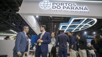 Portos do Paraná impulsiona negócios e debate avanços legais em evento portuário