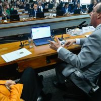 Imagem referente a PEC do fim da reeleição para chefes do Executivo avança no Senado