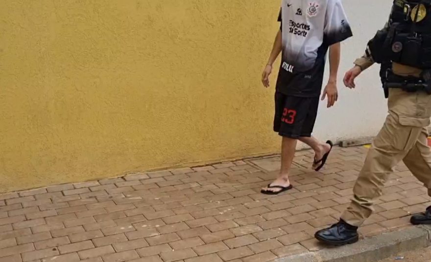 Corinthiano é preso por violência doméstica no Brasmadeira