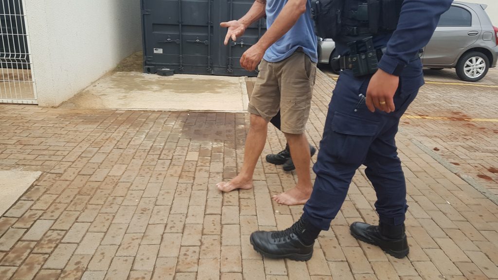 Homem é preso após agredir a irmã no Bairro Guarujá em Cascavel