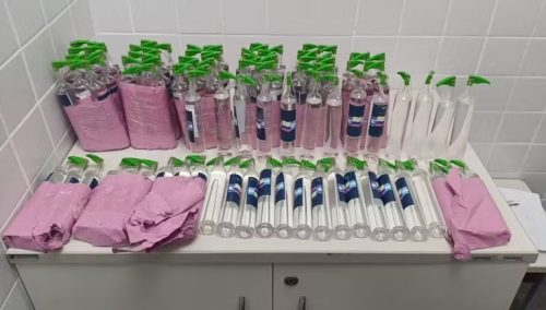 Carga com mais de 100 frascos de lança-perfume é apreendida Imagem referente a Carga com mais de 100 frascos de lança-perfume é apreendida