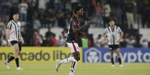 Imagem referente a Libertadores: São Paulo supera Libertad e assume liderança do Grupo D