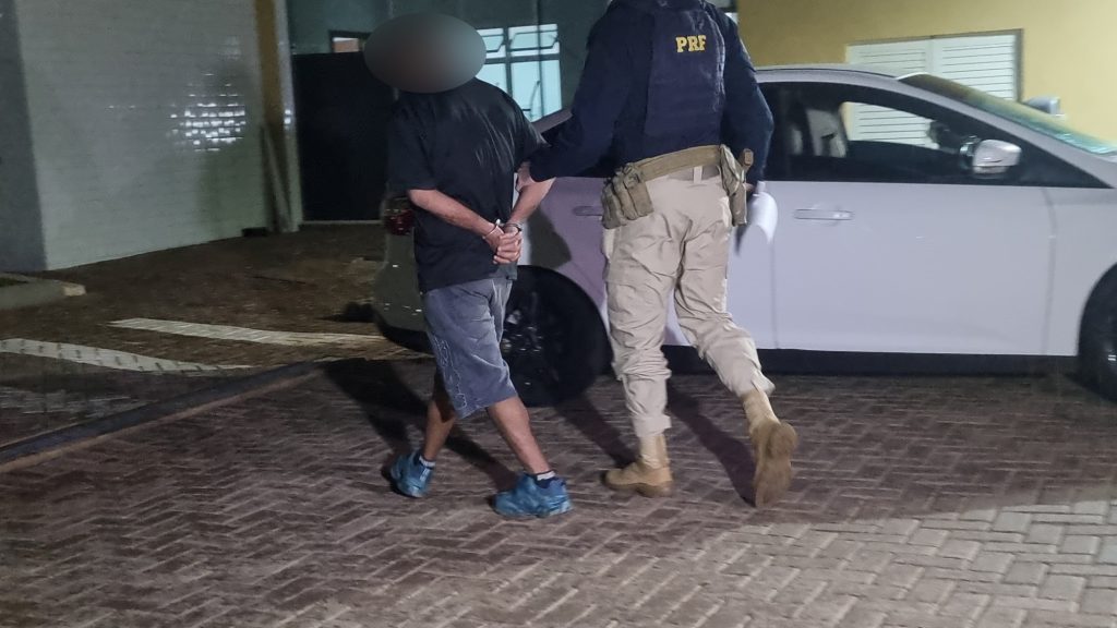 PRF detém motorista e apreende maconha após abordagem na BR-277