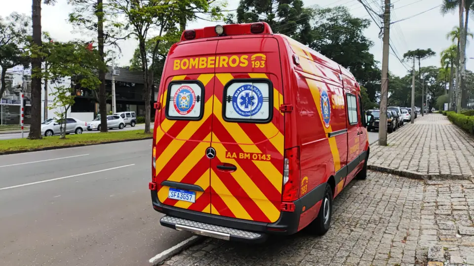 Após atender acidente, Siate é abordado no meio da rua e faz parto de gestante em ambulância