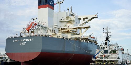 Petrobras abastece navio da Vale com mistura de óleo de cozinha usado Imagem referente a Petrobras abastece navio da Vale com mistura de óleo de cozinha usado