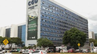 Dificuldade em acessar serviço digital torna idoso vulnerável a golpes