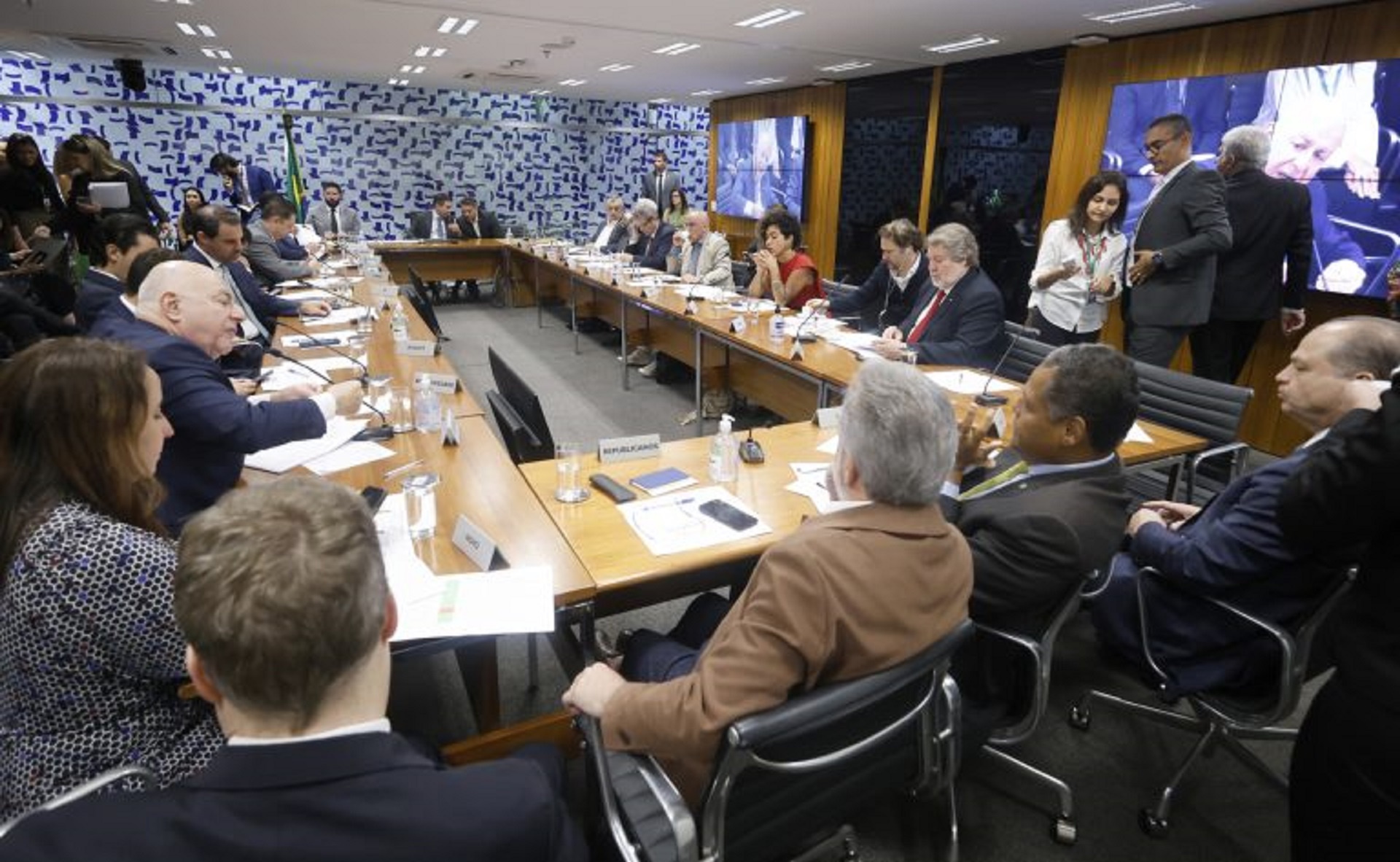 Apesar de pressão, projeto de anistia a golpistas não será votado na próxima semana