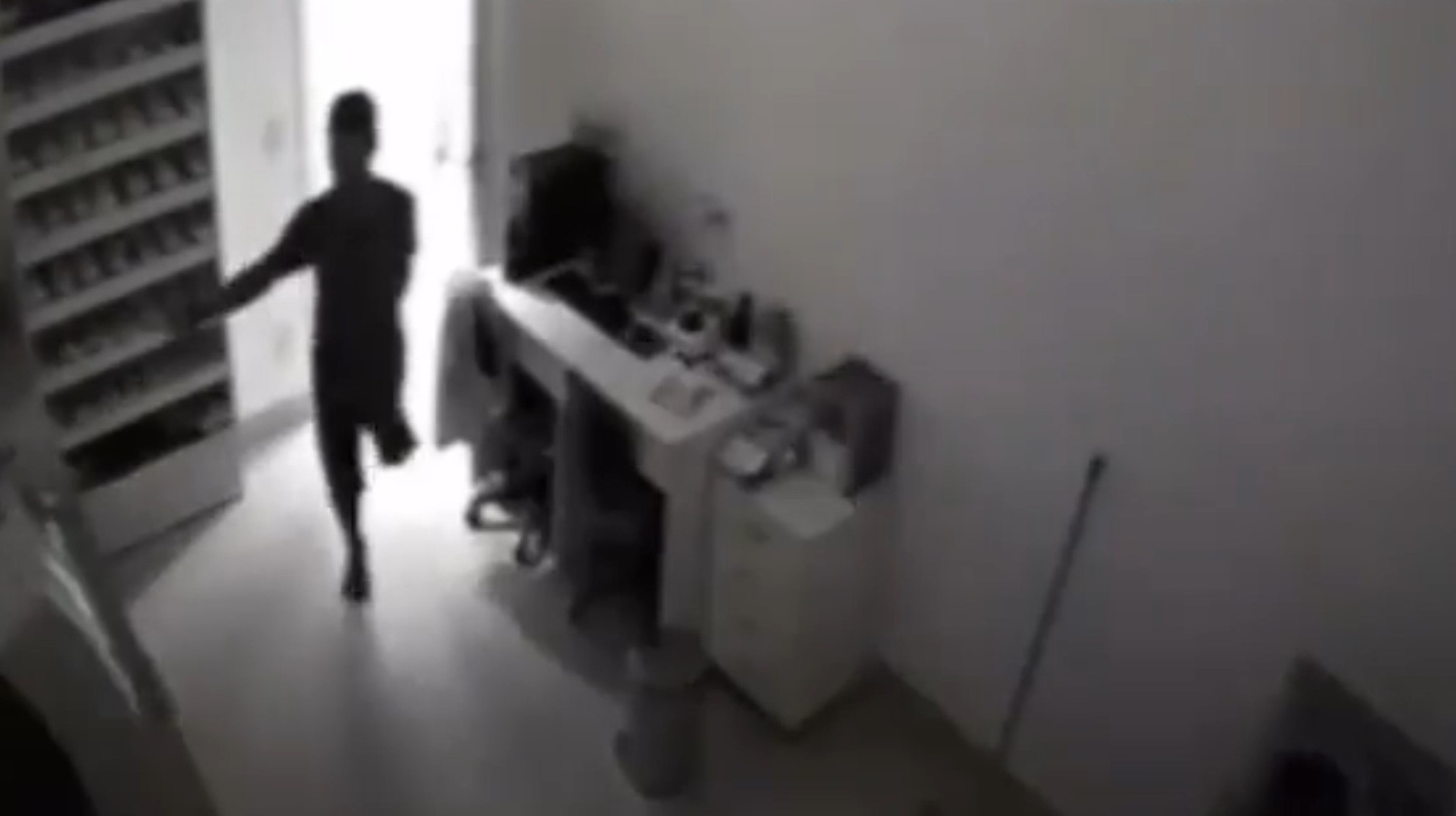 Vídeo: ladrão sem perna é preso pela 5ª vez após furtar lojas Vídeo: ladrão sem perna é preso pela 5ª vez após furtar lojas