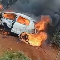 Imagem referente a Carro suspeito de ter sido utilizado em duplo homicídio é localizado incendiado