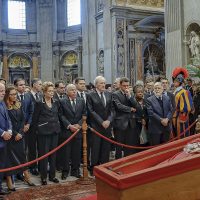 Imagem referente a Lula presta homenagem ao papa Francisco em velório no Vaticano