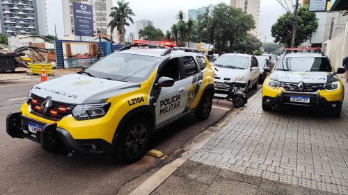 Viatura da Polícia Militar se envolve em acidente no Centro Viatura da Polícia Militar se envolve em acidente no Centro