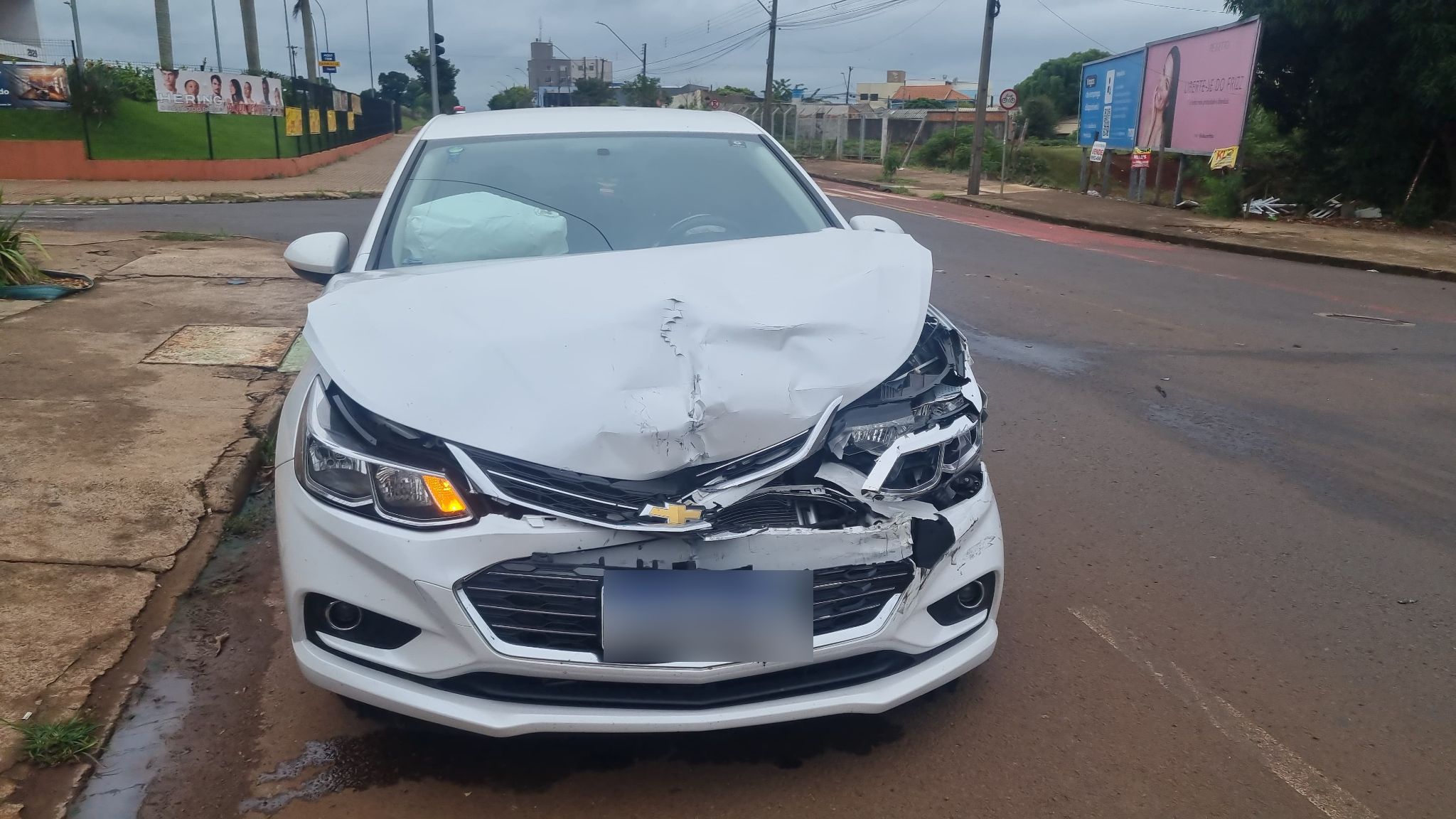 Acidente de trânsito é registrado na Avenida Tito Muffato