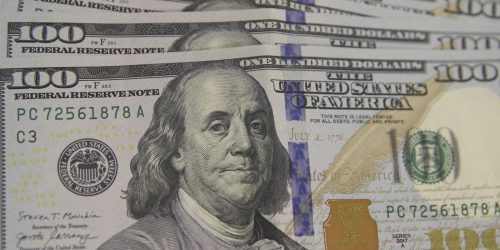 Dólar cai pela sexta vez seguida e fecha em R$ 5,68 Imagem referente a Dólar cai pela sexta vez seguida e fecha em R$ 5,68