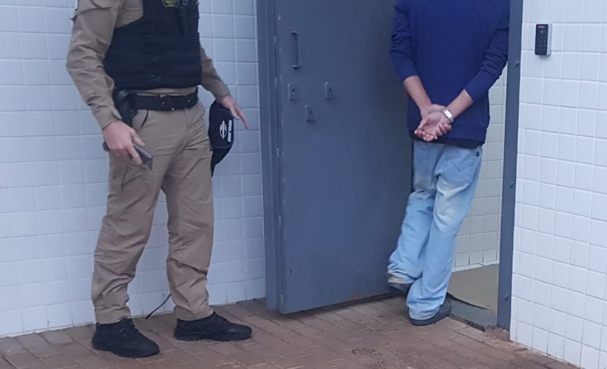 Menor é apreendido em posse de maconha após confusão em colégio no Jardim União