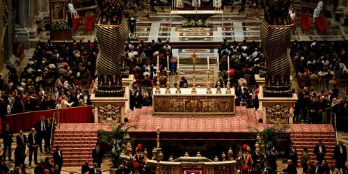 Funeral e sepultamento do papa Francisco são realizados neste sábado Imagem referente a Funeral e sepultamento do papa Francisco são realizados neste sábado
