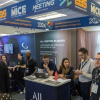 Imagem referente a Estado convida empresários a participarem de eventos em estande do Viaje Paraná