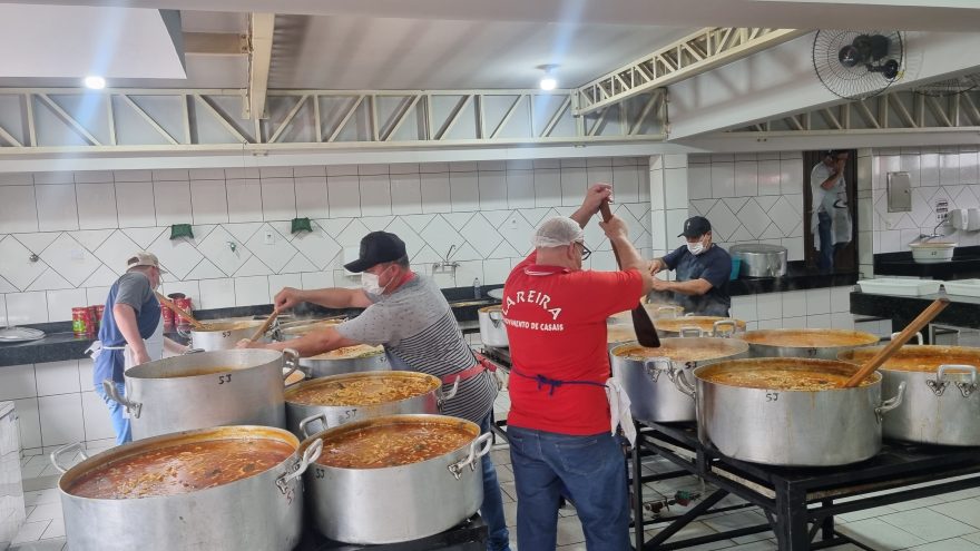 Buchada é a estrela na abertura da 57ª Festa do Trabalhador em Cascavel