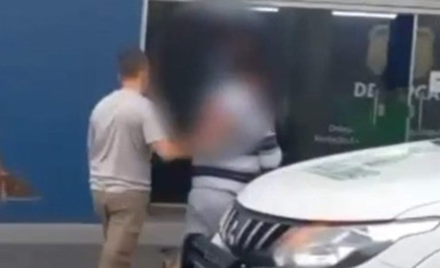 Motorista de van escolar é preso por abuso de criança de três anos