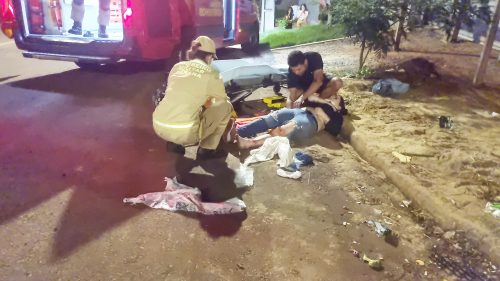 Motociclista tem fratura na perna após colisão no carro na Região Norte de Cascavel Motociclista tem fratura na perna após colisão no carro na Região Norte de Cascavel