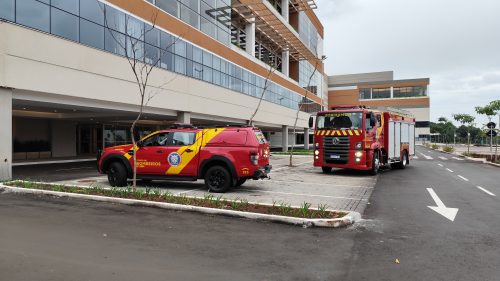Princípio de incêndio mobiliza Corpo de Bombeiros em Shopping de Cascavel Princípio de incêndio mobiliza Corpo de Bombeiros em Shopping de Cascavel