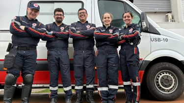 Bebê nasce em ambulância na BR-277 Bebê nasce em ambulância na BR-277