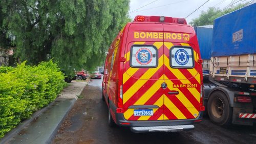 Criança de 9 anos com ferimento no crânio é socorrida pelo Siate em Cascavel Criança de 9 anos com ferimento no crânio é socorrida pelo Siate em Cascavel