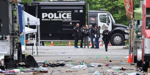 Imagem referente a Homem joga carro contra dezenas de pessoas no Canadá; 11 morreram