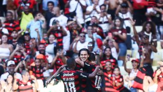 Flamengo sobra e goleia o Corinthians no estádio do Maracanã