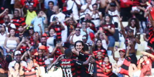 Flamengo sobra e goleia o Corinthians no estádio do Maracanã Imagem referente a Flamengo sobra e goleia o Corinthians no estádio do Maracanã