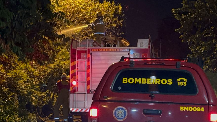 Incêndio em residência é registrado no Bairro Periolo em Cascavel