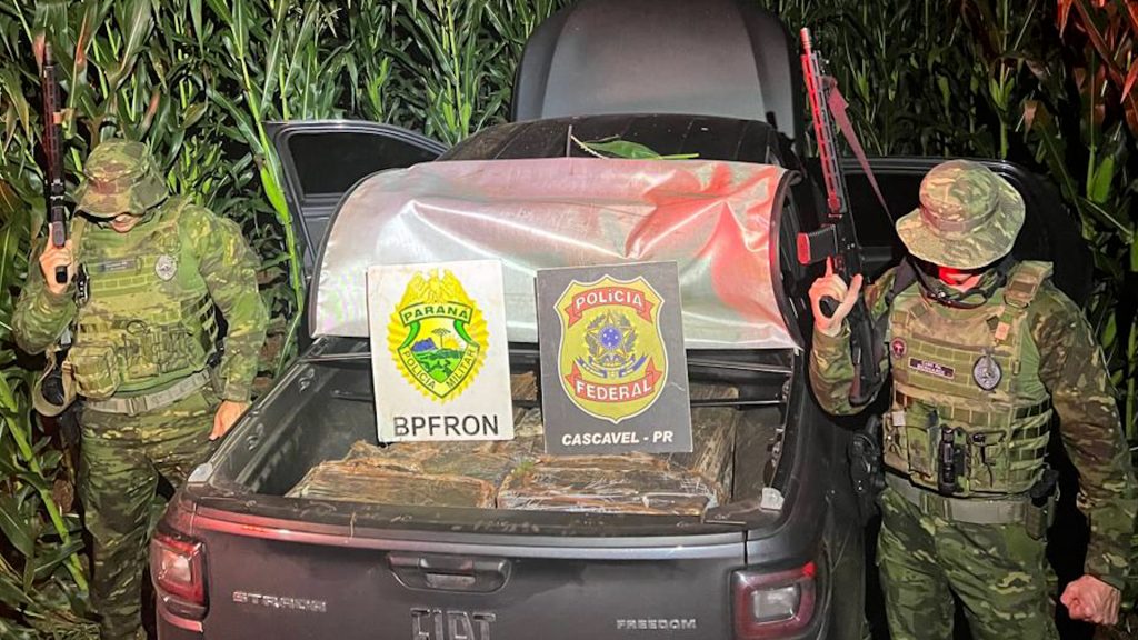 Operação conjunta intercepta veículo com mais de 380kg de drogas; Ocorrência levada à PF de Cascavel