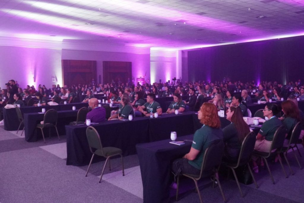 Em nova convenção, mais 500 agentes de viagem conhecem o turismo do Paraná Em nova convenção, mais 500 agentes de viagem conhecem o turismo do Paraná