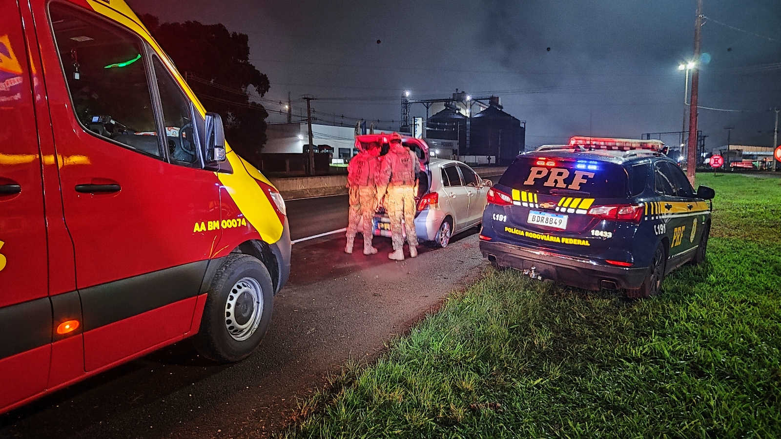 Perseguição, colisão e apreensão de maconha na BR-277, em Cascavel