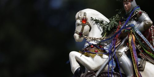 Caminhos da Reportagem mostra sincretismo da Festa de São Jorge Imagem referente a Caminhos da Reportagem mostra sincretismo da Festa de São Jorge