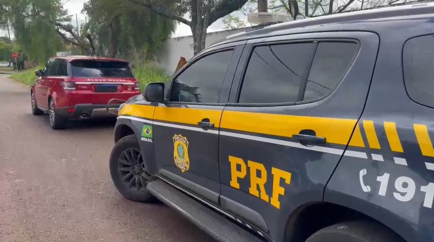 Assalto e sequestro em Cascavel: PRF recupera veículo roubado