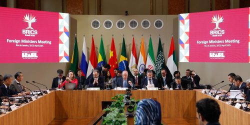 Brasil abre evento do Brics pedindo fim de guerras e de tensões Imagem referente a Brasil abre evento do Brics pedindo fim de guerras e de tensões