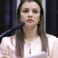 Imagem referente a Deputada federal acusa marido de agressões físicas e psicológicas