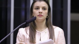 Deputada federal acusa marido de agressões físicas e psicológicas