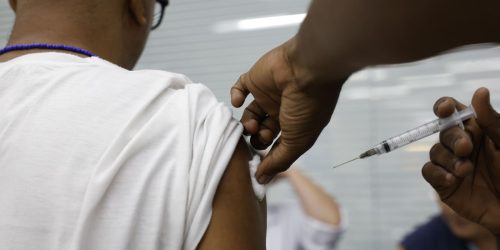 Semana de Vacinação nas Américas quer aplicar 66,5 milhões de doses Imagem referente a Semana de Vacinação nas Américas quer aplicar 66,5 milhões de doses