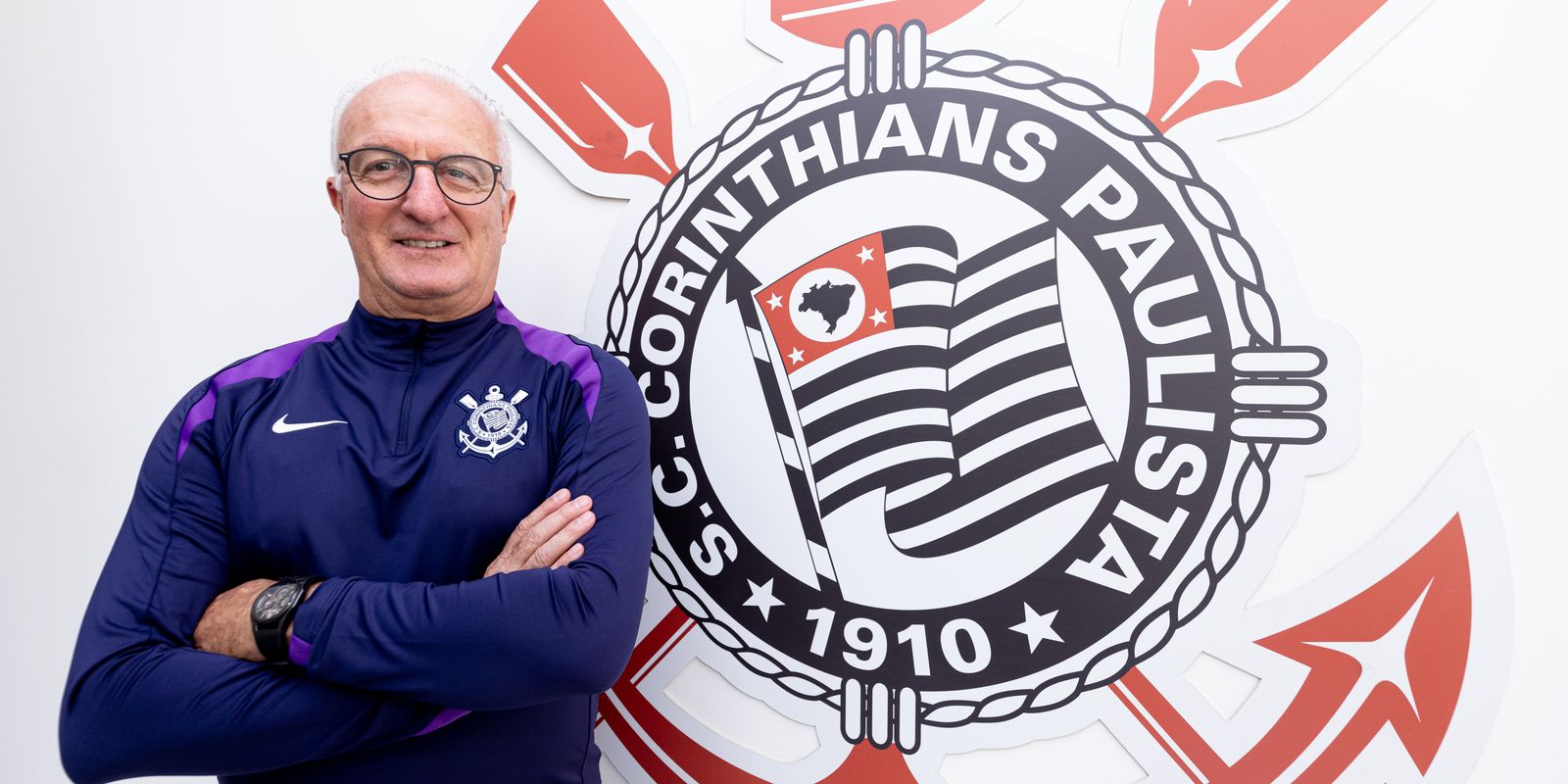 Dorival Júnior assume oficialmente comando técnico do Corinthians