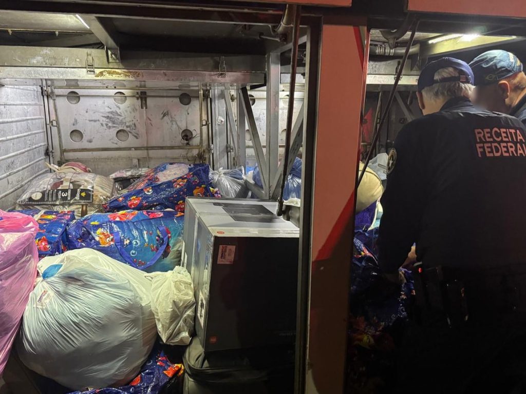 Receita Federal apreende 10 kg de drogas e R$ 350 mil em mercadorias