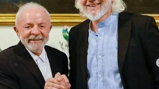 Lula publica foto de encontro com Julian Assange em Roma