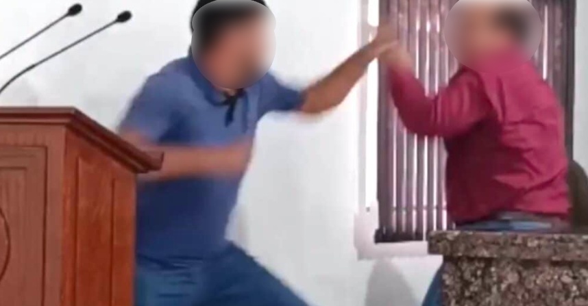 Vereadores saem na porrada durante sessão da Câmara; veja o vídeo