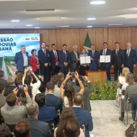 Imagem referente a Com R$ 36 bilhões em obras, contratos dos lotes 3 e 6 das rodovias paranaenses são assinados