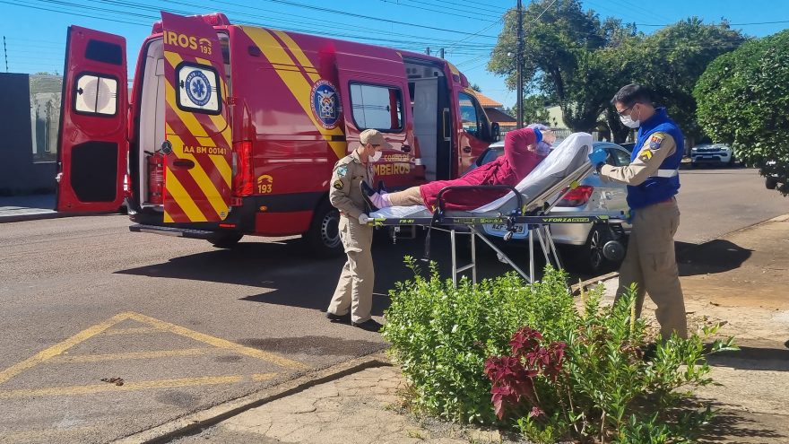 Idosa bate o nariz após cair em residência na Região do Lago