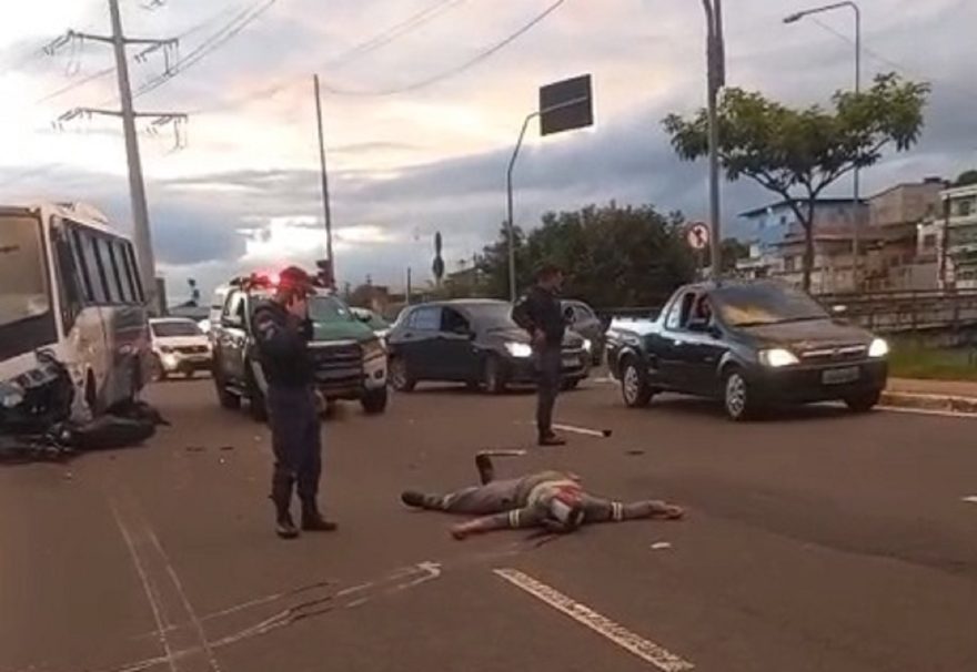 Tragédia no trânsito: motociclista perde a vida em colisão na Avenida Brasil